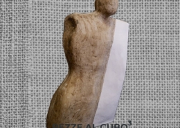 Floriana Gerosa, Senza titolo – scultura astratta in terracotta dalle superfici liscia e ruvida