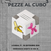 PEZZE AL CUBO – Gli artisti ricuciono il sistema dell’arte Dal 17 al 30 settembre 2026 alla Melograno Art Gallery di Livorno. Vernissage sabato 19 settembre alle ore 18.