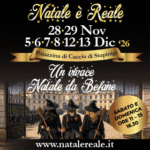 Locandina dello spettacolo teatrale Un Natale da Befane, in programma a Natale è Reale alla Palazzina di Caccia di Stupinigi, Nichelino, nelle date del 28 e 29 novembre e 5, 6, 7, 8, 12 e 13 dicembre 2026.